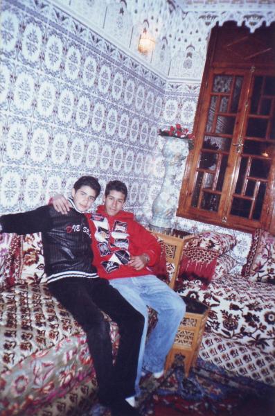 moi aik mon amie annaass      tres cool